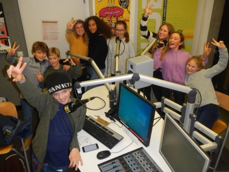 Die Radiofüchse haben Spaß im Studio, Bild: Andrea Sievers